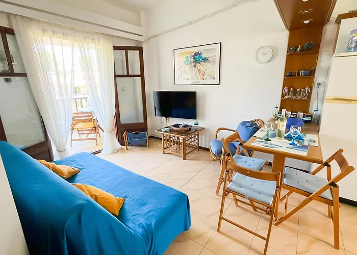 Steve's Siviri's Apartament *